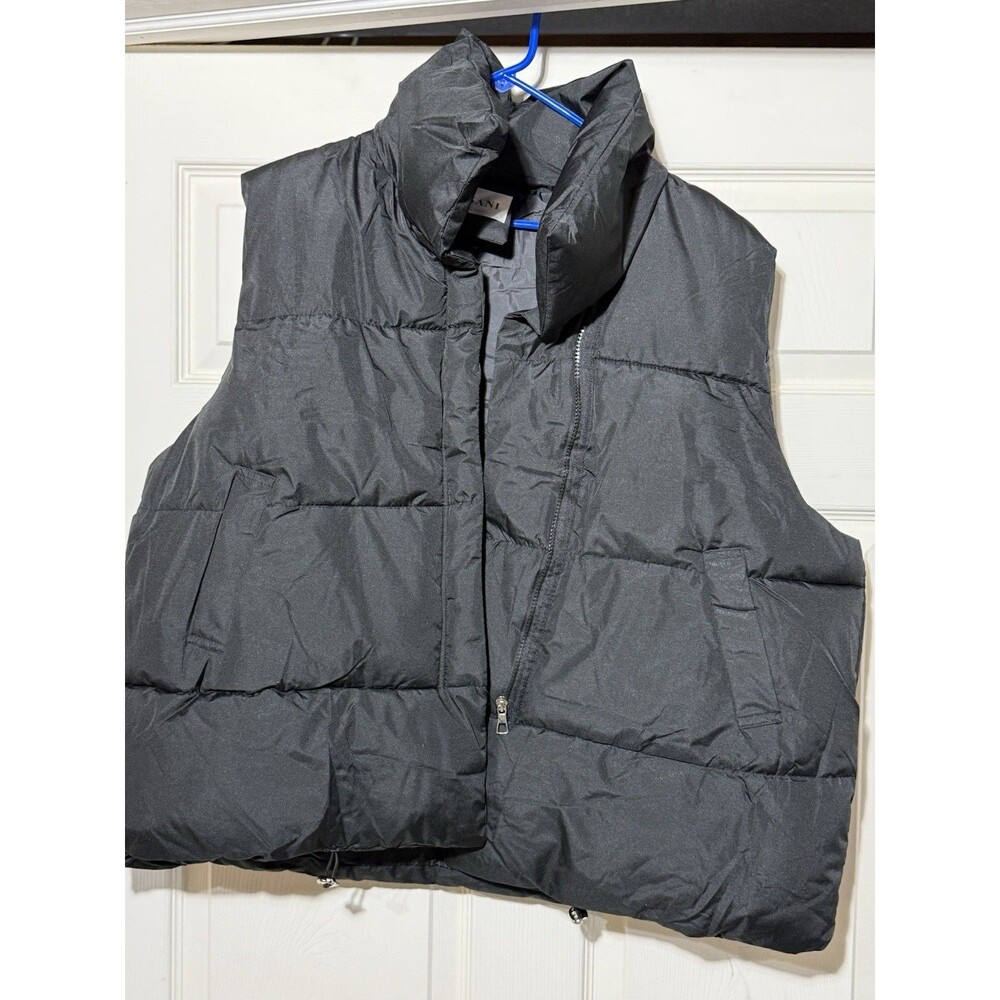 Qiesani Women’s Black Cropped Puffer Vest – Zipper Front, Size 2XL